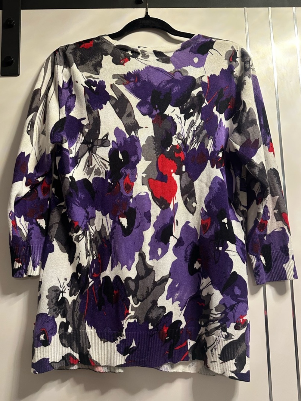 Peter Nygard Medium Floral V-Neck Cardigan Sweater - Purple/White One Button - Picture 3 of 10